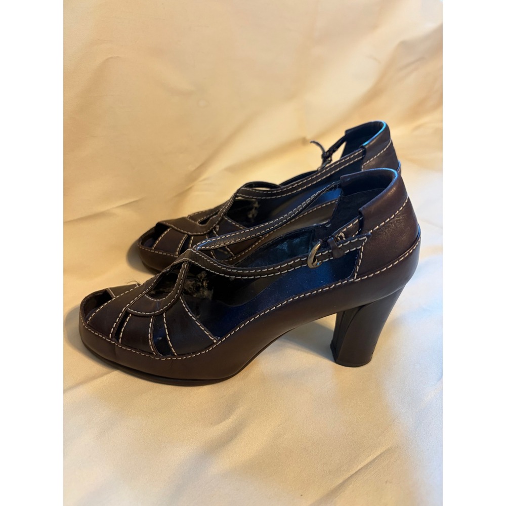 Aerosoles Heels Dark Academia Indie Leather T-Strap Peep Toe Contrast Stitch